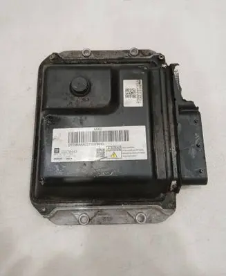 Opel Astra J Engine control unit/module 55579443 86AAXU2112379043
