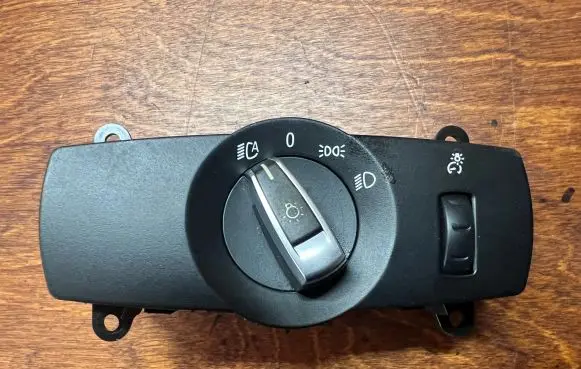 BMW 5 F10 F11 Light switch 9204068 3392050104 22130024393002