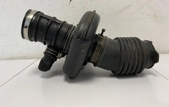 Nissan Murano Z50 Intake resonator 9Y504