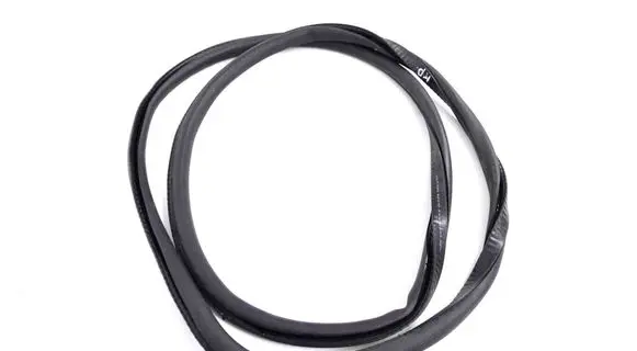 BMW 7 F01 F02 F03 F04 Rubber seal front coupe door 
