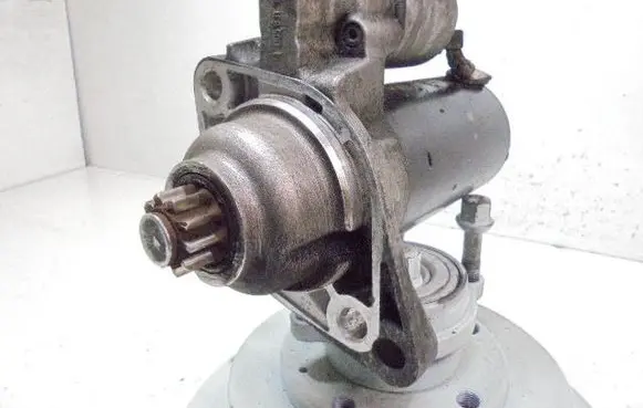 Volkswagen Golf IV Starter motor 02Z911023F