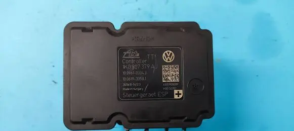 Volkswagen Golf VI ABS Pump 1K0907379AJ 1K0614517BH
