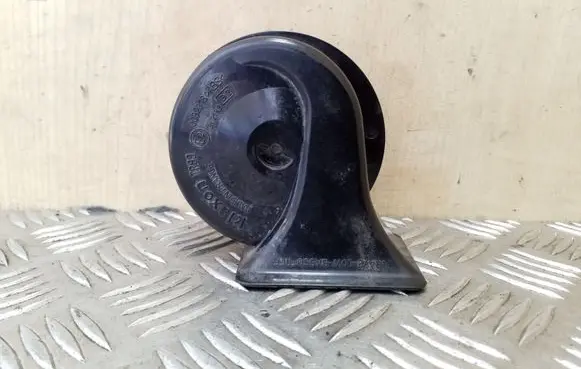 Volkswagen Golf IV Horn signal 3B0951221C
