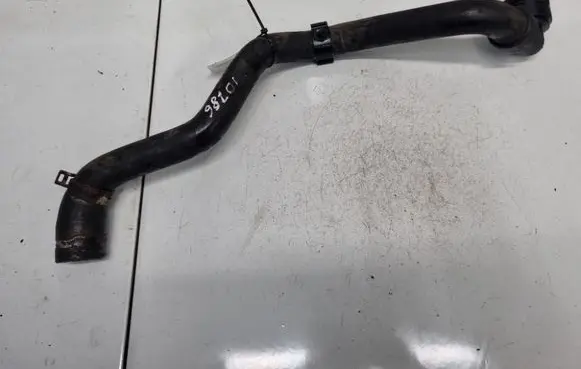 Engine coolant pipe/hose
