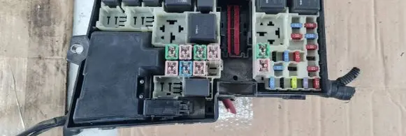 Volvo V50 Fuse box set 8688040 518818000 094528