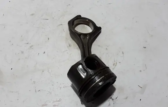 Land Rover Range Rover L405 Piston with connecting rod DA1635
