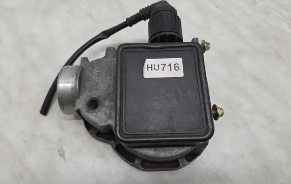 BMW 3 E36 Mass air flow meter 1734651 0280200204