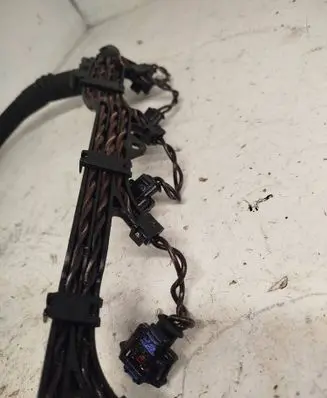 BMW 5 E39 Fuel injector wires 755023Z16