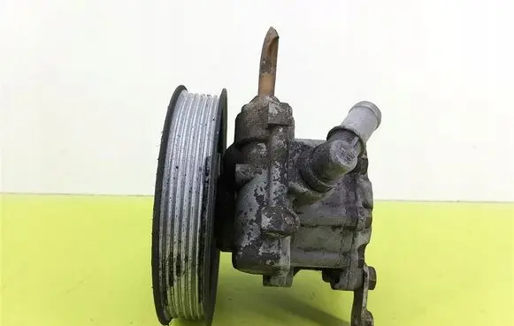 BMW 3 E36 Power steering pump 91128