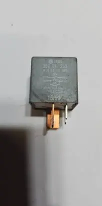 Volkswagen PASSAT B6 Other relay 357911253 WL050237003