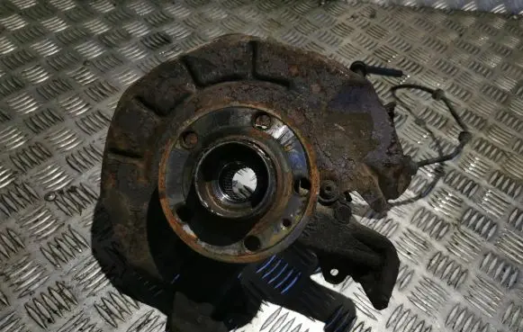 Skoda Fabia Mk2 (5J) Front wheel hub