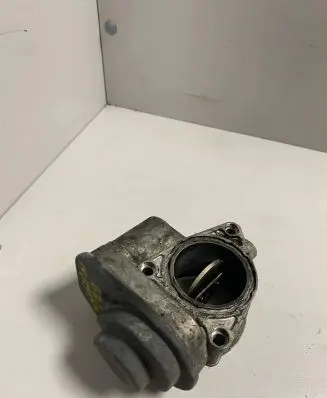 Volkswagen Touran I Throttle valve 038128063G
