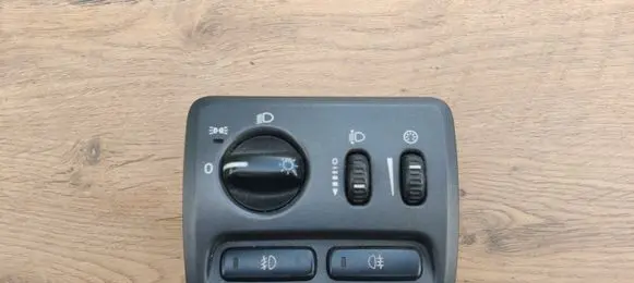 Volvo V70 Light switch 8691751