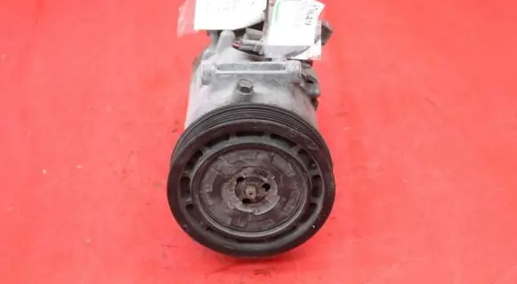 Renault Megane III Air conditioning (A/C) compressor (pump) 8200939386