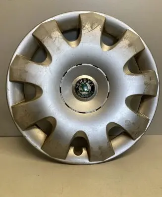 Skoda Octavia Mk2 (1Z) R15 wheel hub/cap/trim 1Z0601147A