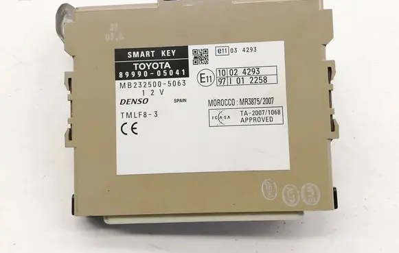 Toyota Avensis T270 Keyless (KESSY) go control unit/module 8999005041