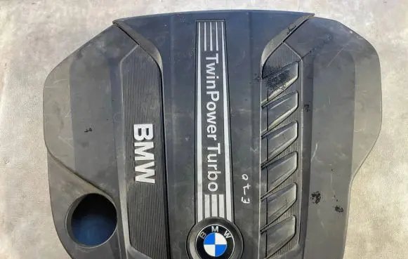 BMW X6 E71 Engine cover (trim) 7812063