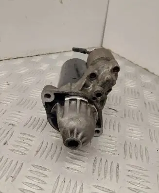 BMW 5 E60 E61 Starter motor 7796892 0001115046