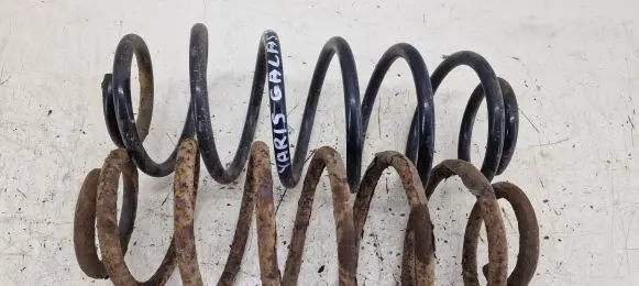 Toyota Yaris Rear coil spring