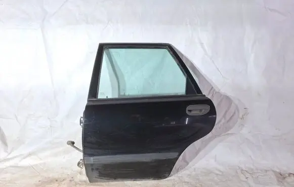 Volvo S40, V40 Rear door 