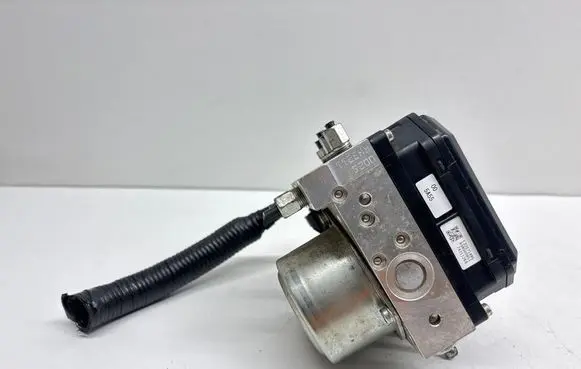 Nissan Juke I F15 ABS Pump TD8405 32040038