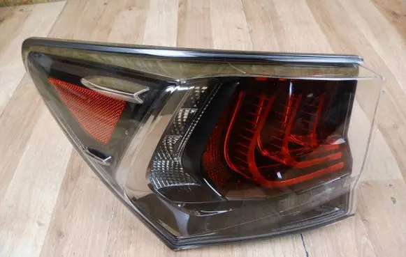 Lexus GS 250 350 300H 450H Rear/tail lights 8156230D40