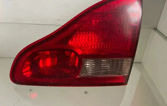 Toyota Avensis Verso Tailgate rear/tail lights