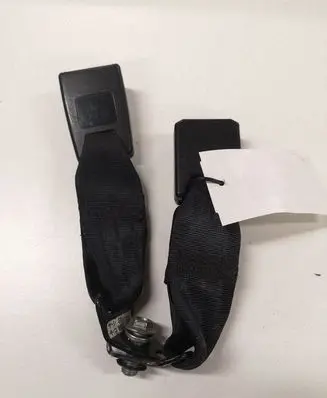 Mazda 3 I Middle seatbelt buckle (rear)