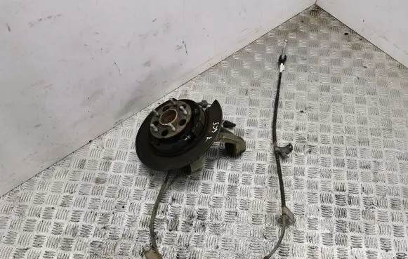Honda CR-V Rear wheel hub