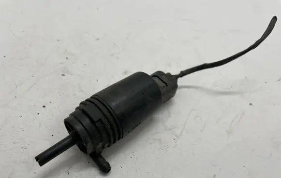 BMW 3 F30 F35 F31 Windscreen/windshield washer pump 8377612