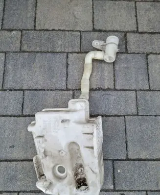 Volkswagen Golf V Lamp washer fluid tank 