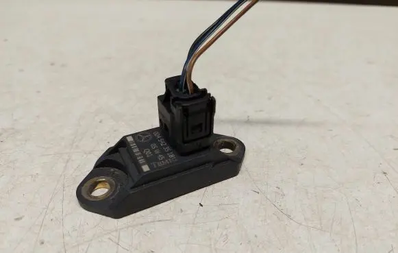 Mercedes-Benz R W251 Acceleration sensor 0045423518 05W45