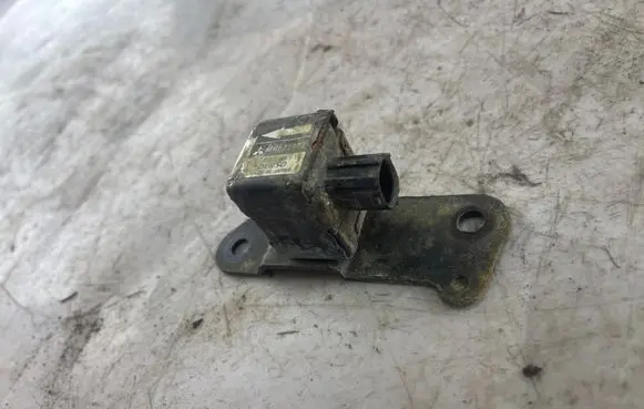 Mitsubishi Pajero Sport I Airbag deployment crash/impact sensor Mr522942