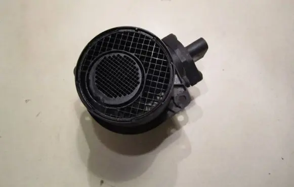 Audi A6 S6 C5 4B Mass air flow meter 074906461B 0281002461