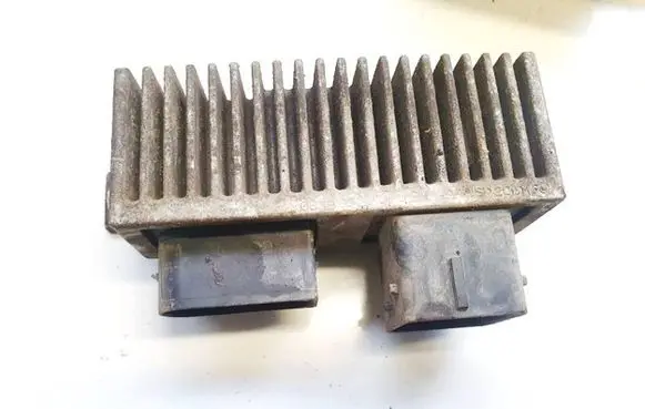 Renault Laguna III Glow plug pre-heat relay 8200558438a 8200558438-a