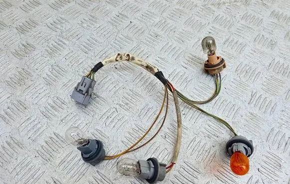 Toyota MR2 (W30) III Tail light bulb cover holder 