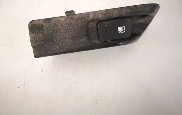 Toyota Yaris Fuel tank opening switch 