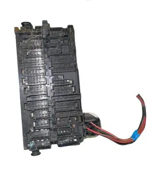 Volkswagen Golf III Fuse module 357937035