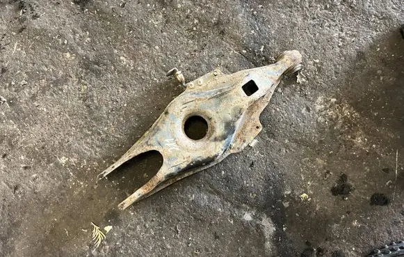 Mercedes-Benz E W211 Rear upper control arm/wishbone