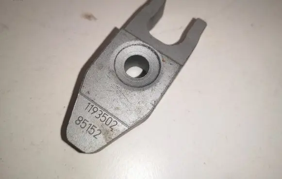 Opel Insignia B Fuel Injector clamp holder 1193502 85152