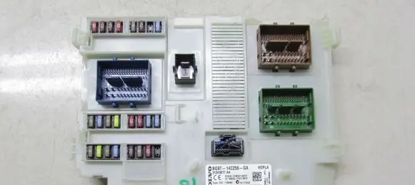 Volvo V60 Fuse module 31343677