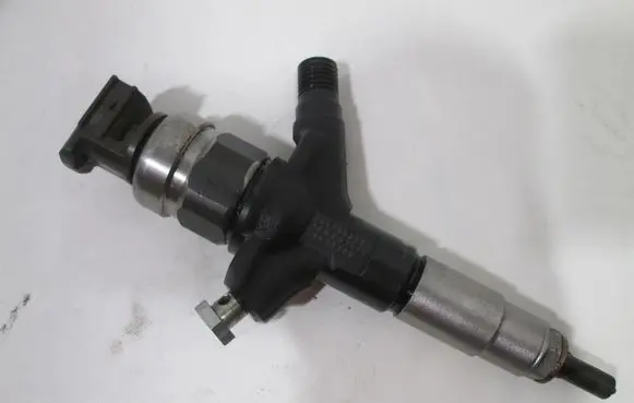 Subaru Forester SH Fuel injector 16613AA020 DENS07890 09K09200