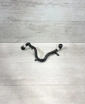 Engine coolant pipe/hose
