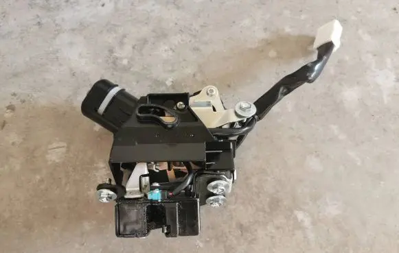 Lexus NX Tailgate/trunk/boot lock/catch/latch 41231010130
