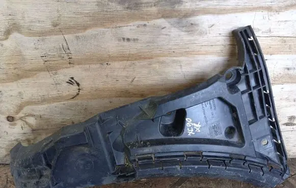Volvo XC90 Front bumper mounting bracket 30698128