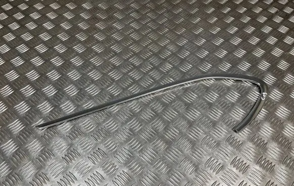 Volvo V60 Rear glass trim 