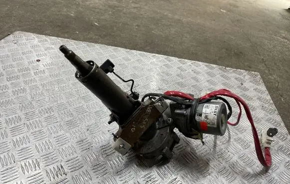Toyota Avensis T270 Power steering pump 96230275