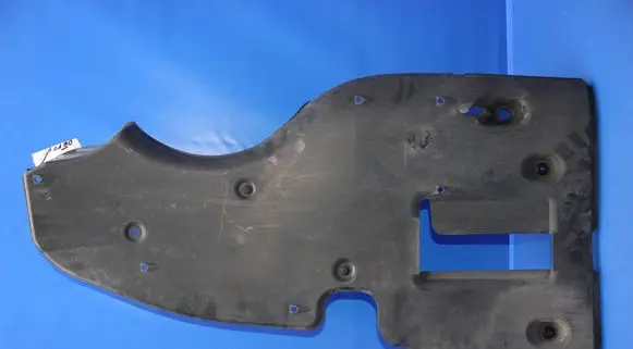 Lexus IS 220D-250-350 Center/middle under tray cover 5839853010