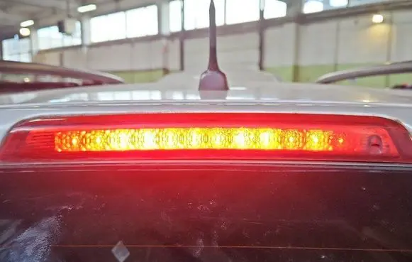 Hyundai i30 Third/center stoplight 92700-2L10 IMPRK1439764