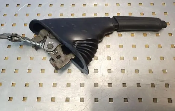 Handbrake/parking brake lever assembly